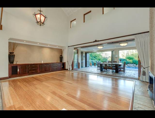 7 BEDROOM HOUSE FOR SALE IN CHARTWELL A.H.